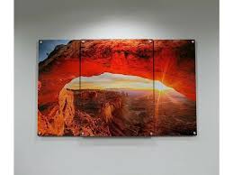 How Wall Art Can Transform Your Home and Office Spaces